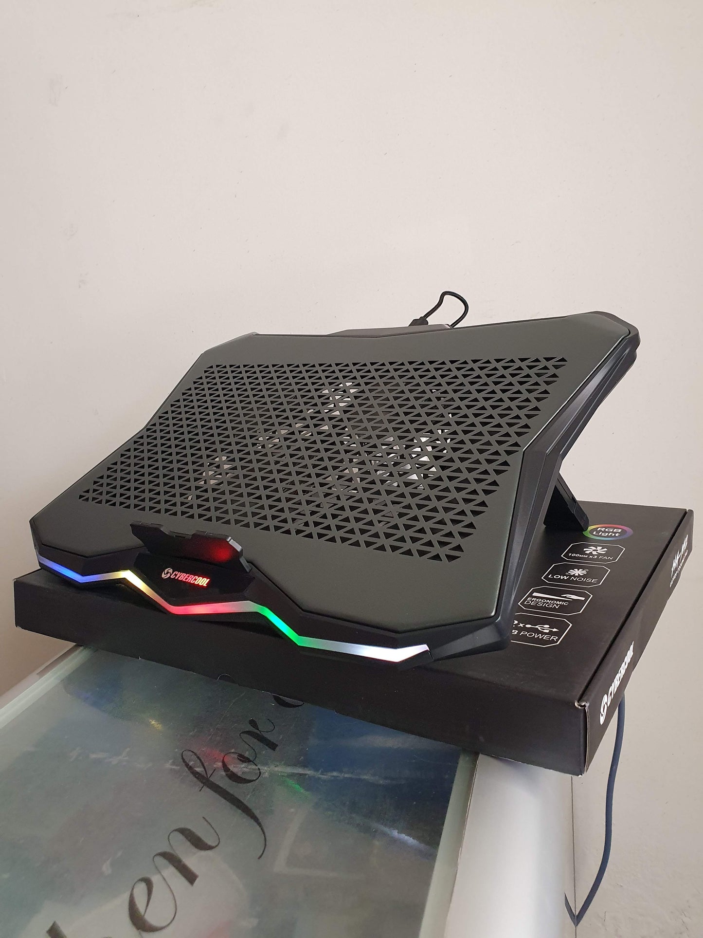 🚀 COOLER PARA LAPTOP CON BASE DE ALUMINIO – ENFRIAMIENTO EFICIENTE Y DISEÑO PREMIUM ✨
