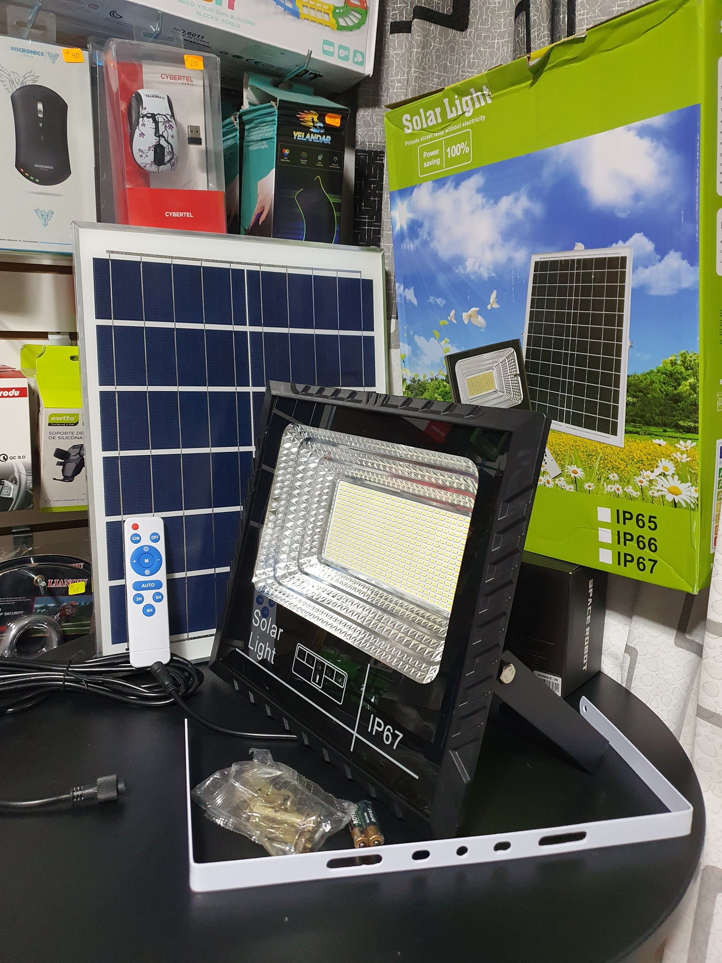 ☀️💡 Reflector Solar 300W – Iluminación Potente y 100% Eficiente ⚡🏡